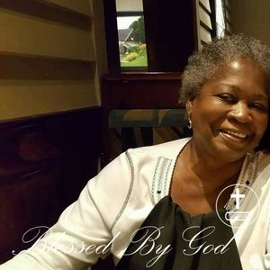 Meet your Posher, Gloria